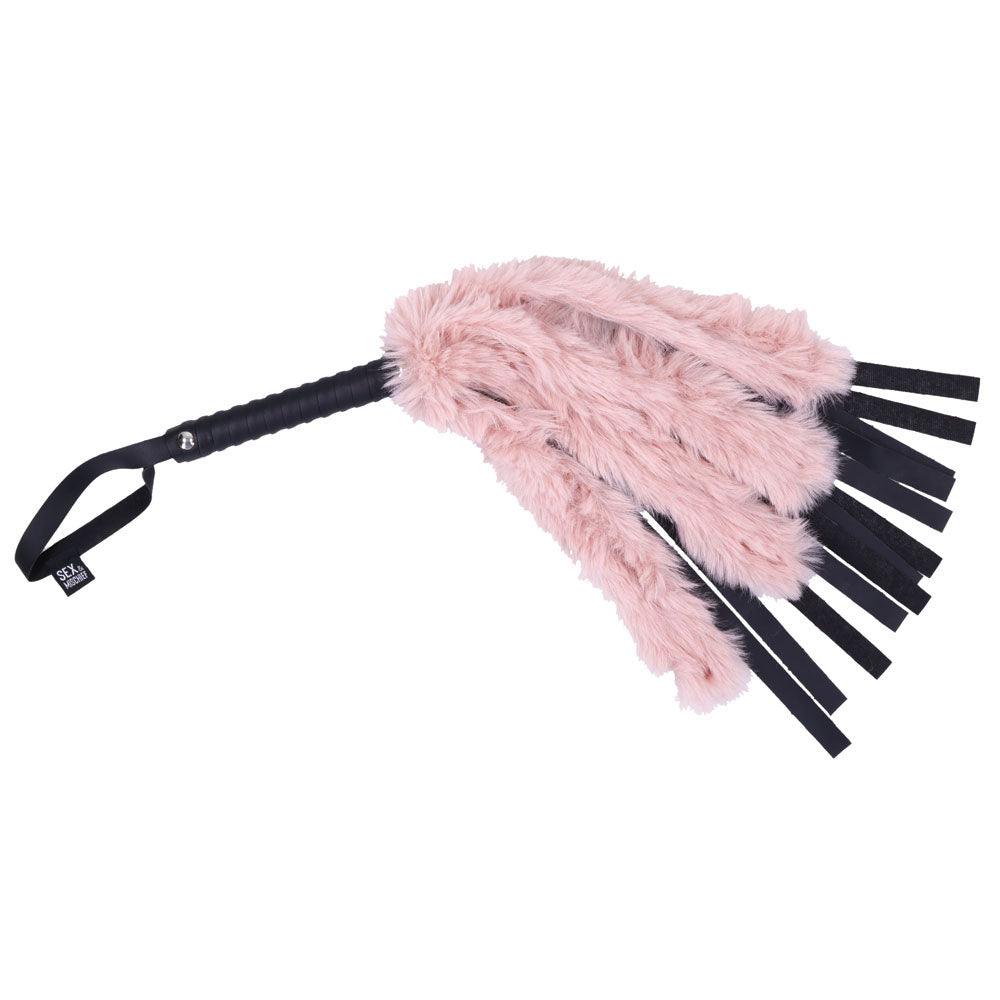 Sex & Mischief Brat Faux Fur Flogger - Black 50 cm Whip with Pink Faux Feather - SS09848